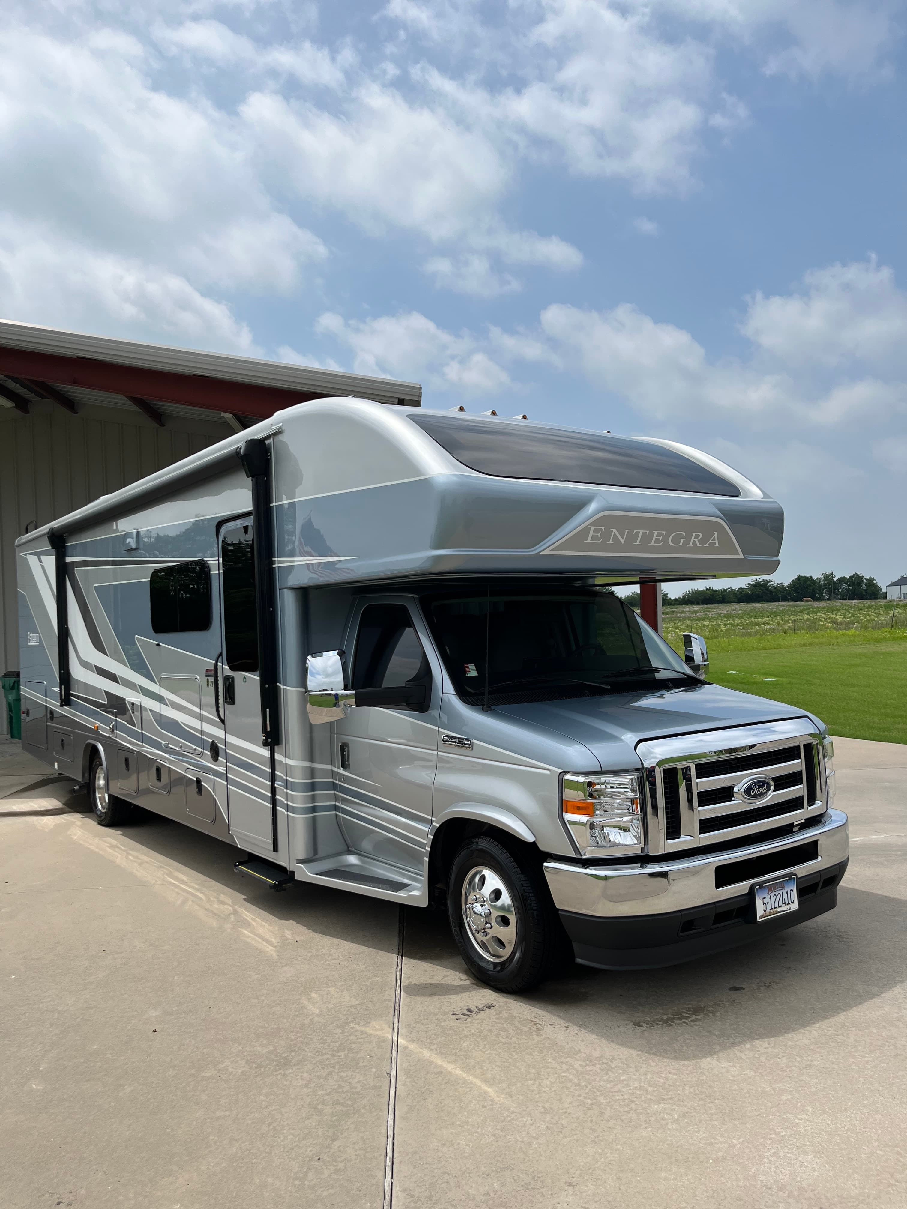 Professional RV ceramic coating detailing service